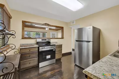 927 N Union Avenue, New Braunfels, TX 78130 - Photo 10