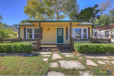927 N Union Avenue, New Braunfels, TX 78130 - Photo 1