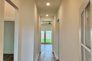 318 Cardinal Dr, Port Lavaca, TX 77979 - Photo 6