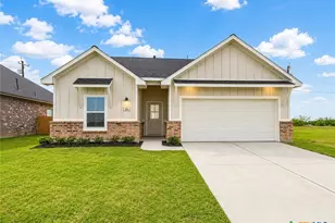 318 Cardinal Dr, Port Lavaca, TX 77979 - Photo 1