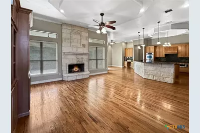 386 Wentworth, Spring Branch, TX 78070 - Photo 4