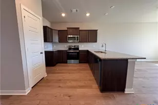 409 University Ave, Troy, TX 76579 - Photo 6