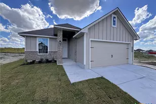 409 University Ave, Troy, TX 76579 - Photo 2