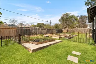 404 E 9th Ave, Belton, TX 76513 - Photo 38