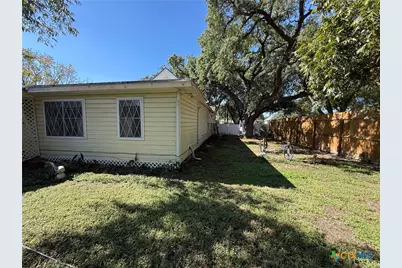 1404 N Wheeler, Victoria, TX 77901 - Photo 4