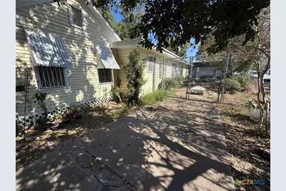 1404 N Wheeler, Victoria, TX 77901 - Photo 2