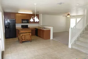 664 Northern Lights Dr, New Braunfels, TX 78130 - Photo 4