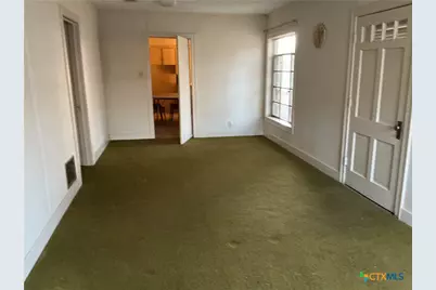 407 Wisteria Avenue, Victoria, TX 77901 - Photo 6