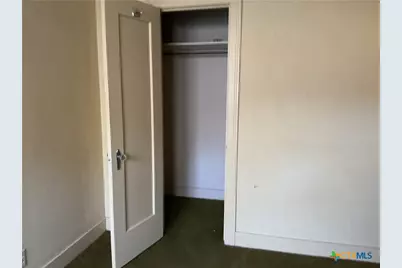 407 Wisteria Avenue, Victoria, TX 77901 - Photo 8