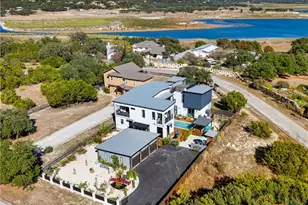 629 Lake Island Dr, Canyon Lake, TX 78133 - Photo 2