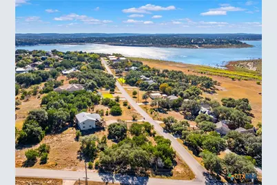 826 Lake Island Drive, Canyon Lake, TX 78133 - Photo 10