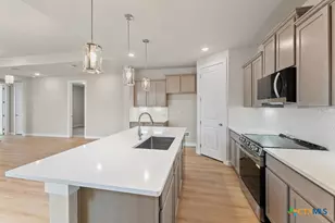 743 Langston Ln, New Braunfels, TX 78130 - Photo 4