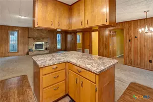 205 Lariat Ln, Victoria, TX 77901 - Photo 8