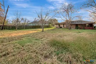 205 Lariat Ln, Victoria, TX 77901 - Photo 28