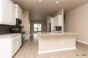 717 Holstein Dr, Belton, TX 76513 - Photo 4