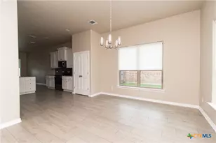 717 Holstein Dr, Belton, TX 76513 - Photo 2