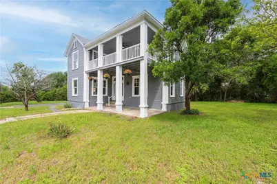 219 Thornton Street, Gonzales, TX 78629 - Photo 2