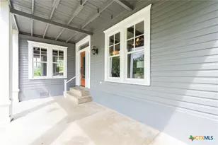 219 Thornton St, Gonzales, TX 78629 - Photo 4