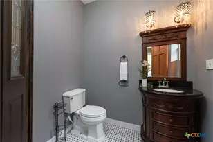 219 Thornton St, Gonzales, TX 78629 - Photo 10