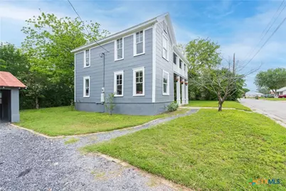 219 Thornton Street, Gonzales, TX 78629 - Photo 36