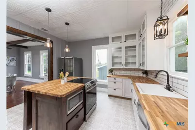 219 Thornton Street, Gonzales, TX 78629 - Photo 14