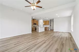 2114 Shepards St, Seguin, TX 78155 - Photo 8
