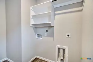 2114 Shepards St, Seguin, TX 78155 - Photo 10