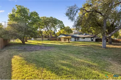 1939 Wayside Drive, Seguin, TX 78155 - Photo 36