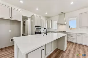 11060 Eagle Walk Blvd, Salado, TX 76571 - Photo 14