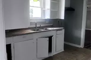 706 E Virginia, Victoria, TX 77901 - Photo 2