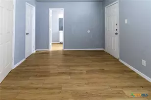 118 W Avenue A, Killeen, TX 76541 - Photo 8