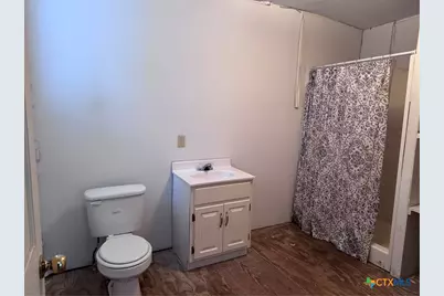 609 E Sarah Street, Cuero, TX 77954 - Photo 12