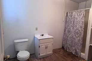 609 E Sarah St, Cuero, TX 77954 - Photo 12