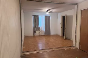 609 E Sarah St, Cuero, TX 77954 - Photo 14