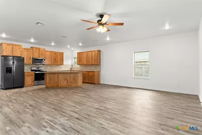 828 Elijah Ln, Lampasas, TX 76550 - Photo 6