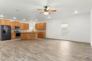 828 Elijah La, Lampasas, TX 76550 - Photo 6