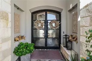 2447 Wallaby Cir, New Braunfels, TX 78132 - Photo 2