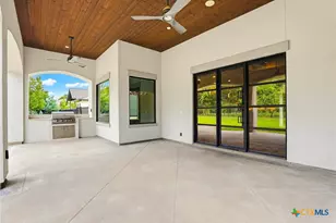 2447 Wallaby Cir, New Braunfels, TX 78132 - Photo 24