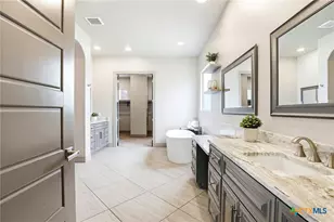 2447 Wallaby Cir, New Braunfels, TX 78132 - Photo 14