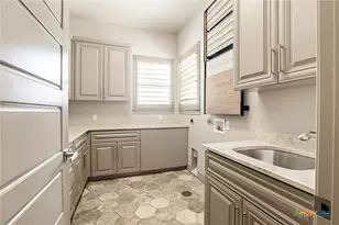 2447 Wallaby Cir, New Braunfels, TX 78132 - Photo 12