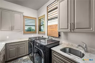 2447 Wallaby Cir, New Braunfels, TX 78132 - Photo 16