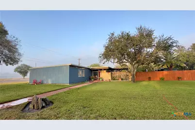601 Lawrence Street, Refugio, TX 78377 - Photo 2