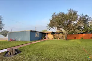 601 Lawrence St, Refugio, TX 78377 - Photo 2