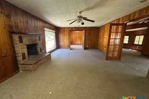 612 S East St, Edna, TX 77957 - Photo 6