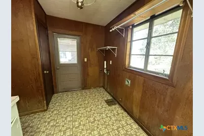 612 S East Street, Edna, TX 77957 - Photo 10