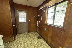 612 S East St, Edna, TX 77957 - Photo 10