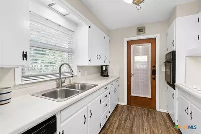 2052 Gruene Road, New Braunfels, TX 78130 - Photo 16