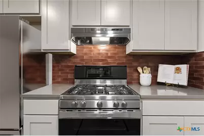 14 Country Club Circle, New Braunfels, TX 78130 - Photo 10