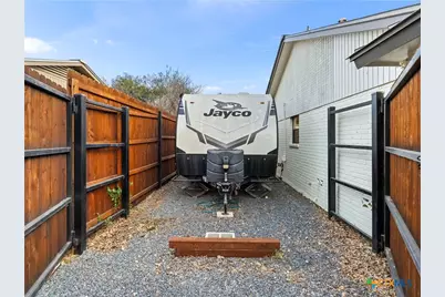 14 Country Club Circle, New Braunfels, TX 78130 - Photo 30