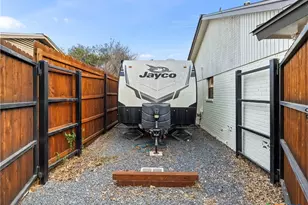 14 Country Club Cir, New Braunfels, TX 78130 - Photo 30